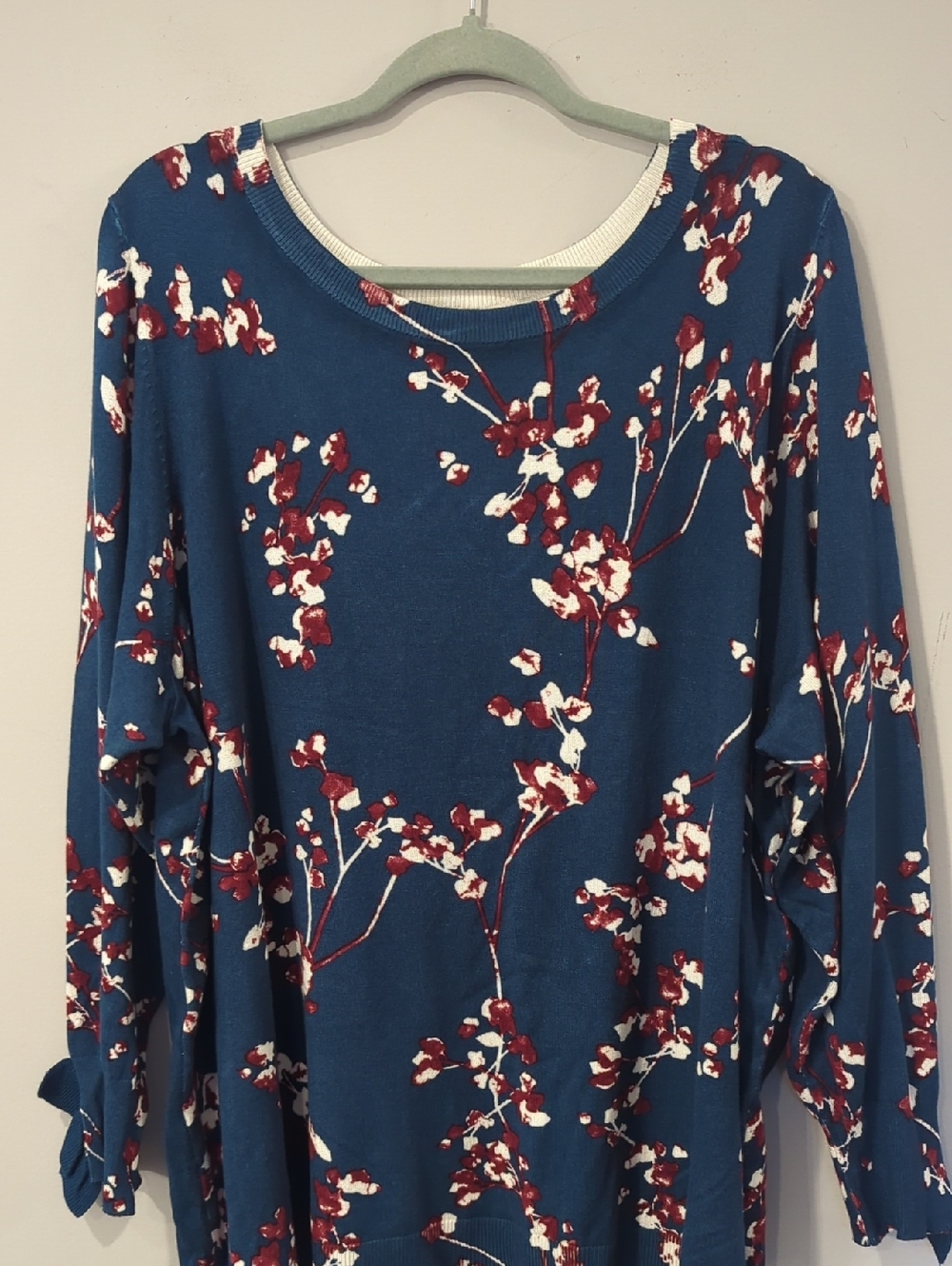 NWT Lane Bryant Sweater Floral size 26/28‎